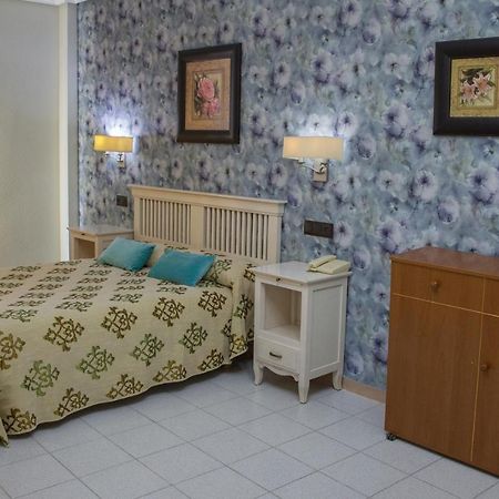 Hostal La Palmera Miajadas Екстер'єр фото